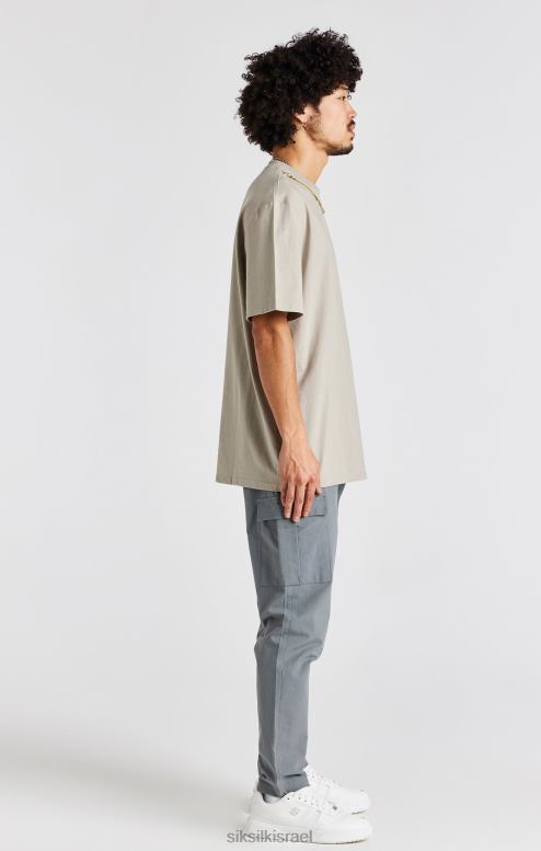 SikSilk גברים חולצת טריקו עם שרשרת אוברסייז בצבע בז' D2LH2392 לבוש